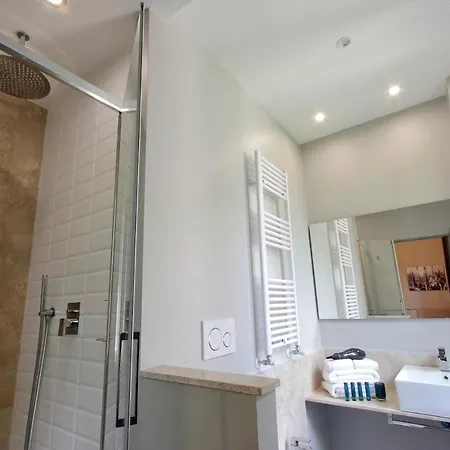 Vico Fashion District Guest house *