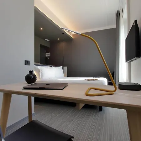 Vico Fashion District Guest house
