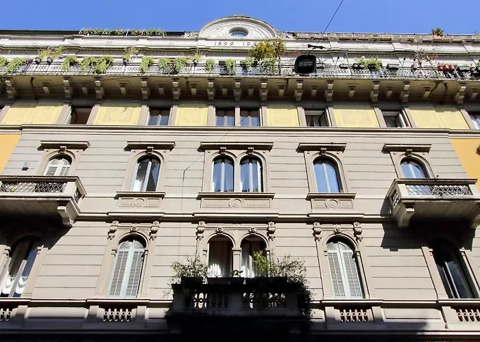 Pensión Vico Fashion District